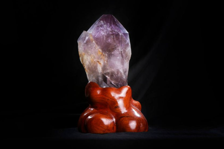 Viên đá phong thủy tự nhiên